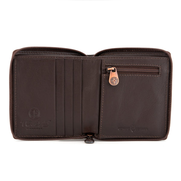 2240 17 - Two Fold Zip Round Leather Wallet